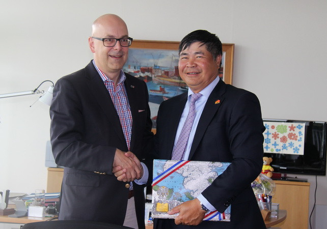 Thúc đẩy hợp tác kinh tế giữa bang cực Bắc của Đức với Việt Nam ảnh 1