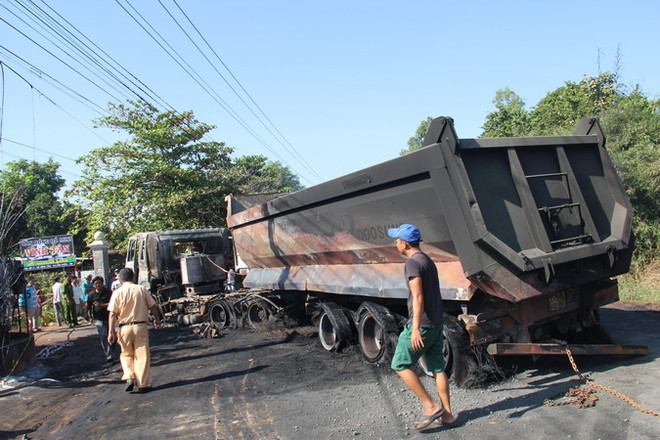 Tai nạn thảm khốc khiến 2 ôtô bốc cháy dữ dội, ít nhất 2 người chết ảnh 2