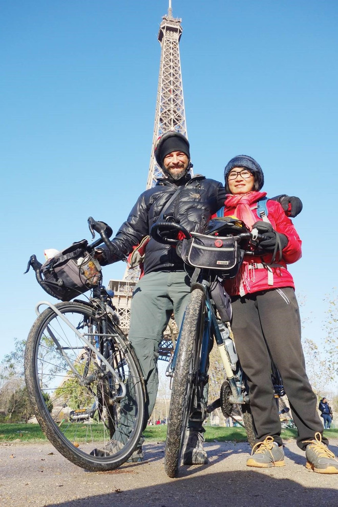 Rung động bức thư gửi em gái của cô gái Việt đạp xe 291 ngày đến Paris ảnh 2