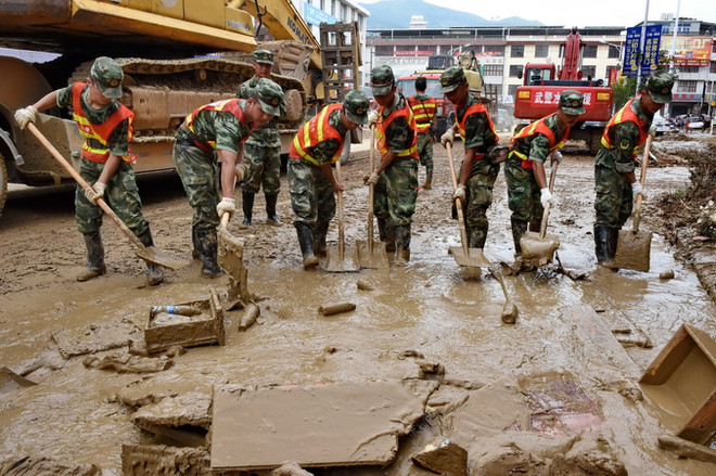 Trung Quốc báo động cao do hơn 200 người thiệt mạng vì lũ ảnh 1