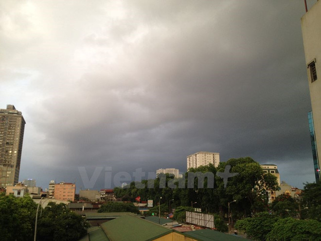 Hà Nội có mưa rào và dông trong chiều tối và đêm nay ảnh 1