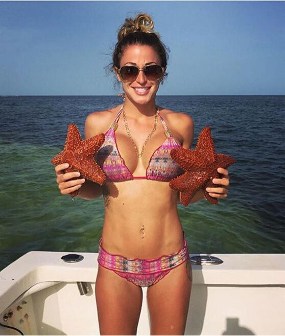 [Photo] Các cô gái rộ trào lưu dùng cá che ngực trên Instagram ảnh 6