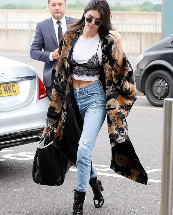 Bốn cách "khoe" áo lót thật tinh tế mà không gây phản cảm ảnh 4