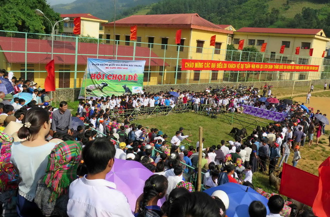 Sôi nổi hội chọi dê lần đầu được tổ chức ở Mù Cang Chải ảnh 1