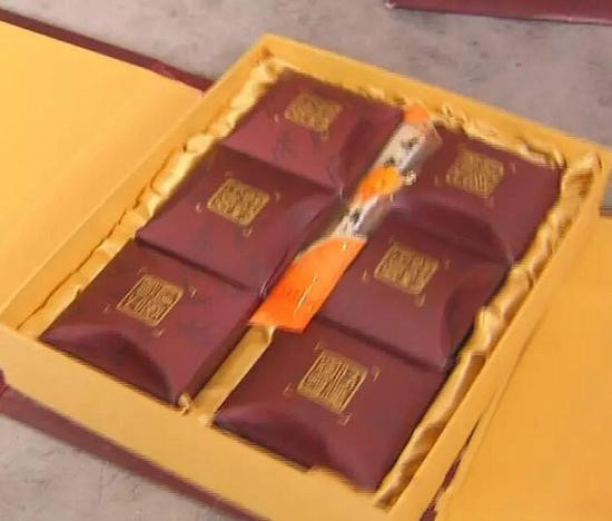 Kinh hoàng bánh Trung Thu Trung Quốc 10 năm vẫn không bốc mùi ảnh 1