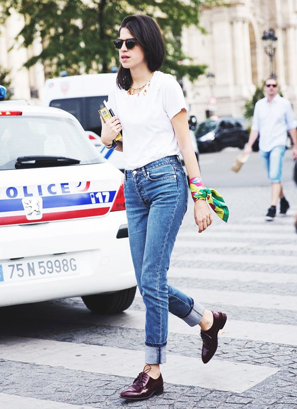 Học lỏm cách biến tấu những chiếc khăn đa năng cho ngày Thu ảnh 8