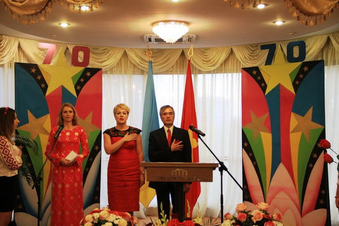 Lễ kỷ niệm 70 năm Quốc khánh 2/9 tại Pháp và Ukraine ảnh 2