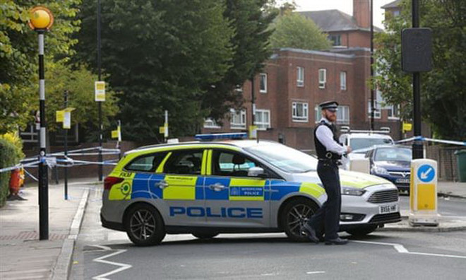 Cảnh sát Anh bắt giữ các đối tượng tình nghi tấn công khủng bố ảnh 1