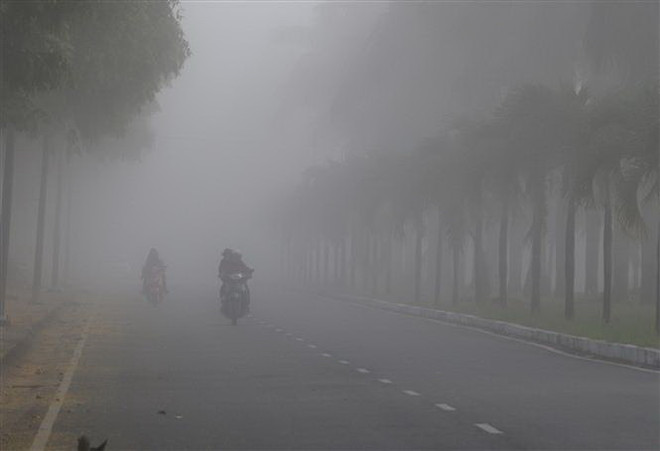 Bắc Bộ xuất hiện nhiều sương mù, nhiệt độ giảm mạnh vào sáng sớm ảnh 1