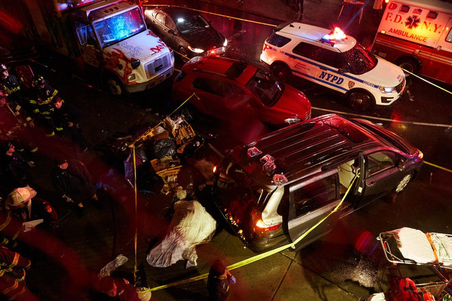 Xe ôtô lao vào khu người Hoa ở New York, 7 người thương vong ảnh 1
