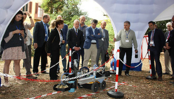 NATO phát triển 3 công nghệ mới vô hiệu hóa các thiết bị nổ tự chế ảnh 1