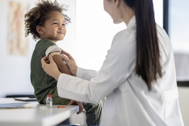 Tiêm vaccine cúm là một cách hiệu quả để bảo vệ bạn khỏi virus cúm. (Nguồn: Getty Images) tiem-phong-1063.jpg