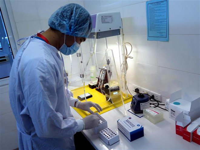 Những chiến sỹ khoa học trên mặt trận chống dịch COVID-19 ảnh 2