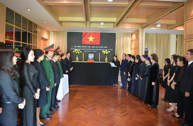 Lễ viếng nguyên Tổng Bí thư Lê Khả Phiêu tại các nước ảnh 1