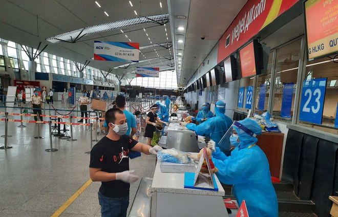 Chuyện của người đón, tiễn những chuyến bay giải cứu công dân ảnh 1