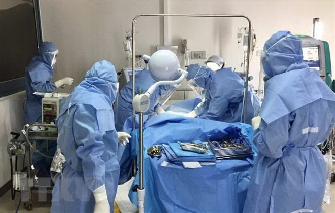 Thêm 1 trường hợp mắc COVID-19 tử vong kèm bệnh lý nặng ảnh 1