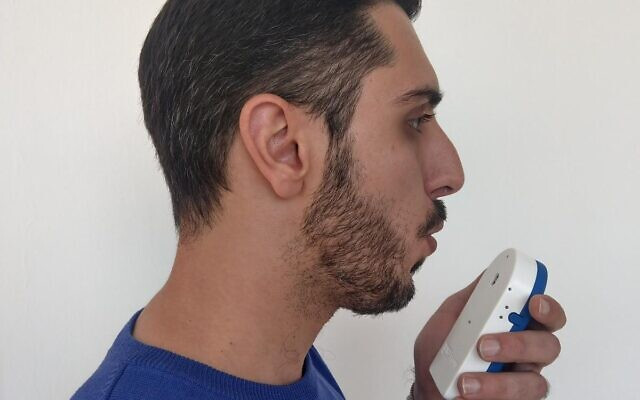 Phát minh thiết bị AI xét nghiệm hơi thở phát hiện virus SARS-CoV-2 ảnh 1