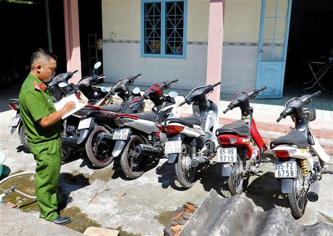 Cảnh sát triệt phá ổ nhóm chuyên trộm xe máy ở Cần Thơ ảnh 1