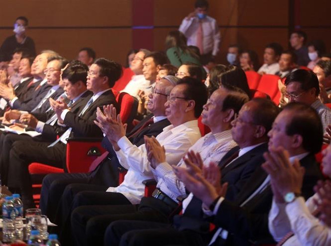 Tặng thưởng 15 tác phẩm lý luận, phê bình văn học, nghệ thuật xuất sắc ảnh 2