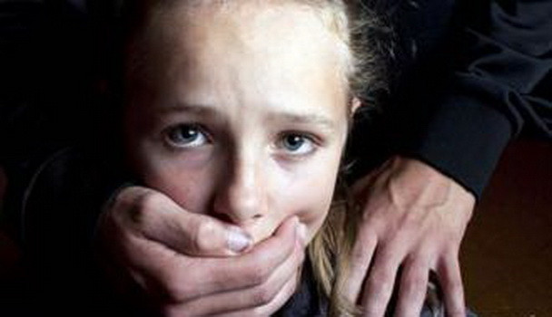 Đau lòng bé gái 13 tuổi bị thầy giáo cưỡng bức, mang thai 31 tuần ảnh 1