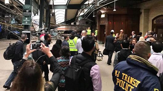 Số thương vong tăng nhanh trong vụ tai nạn tàu hỏa tại Mỹ ảnh 1