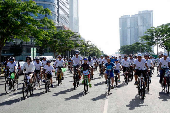 Hơn 2.000 học sinh đi xe đạp vì môi trường văn hóa giao thông 2016 ảnh 1
