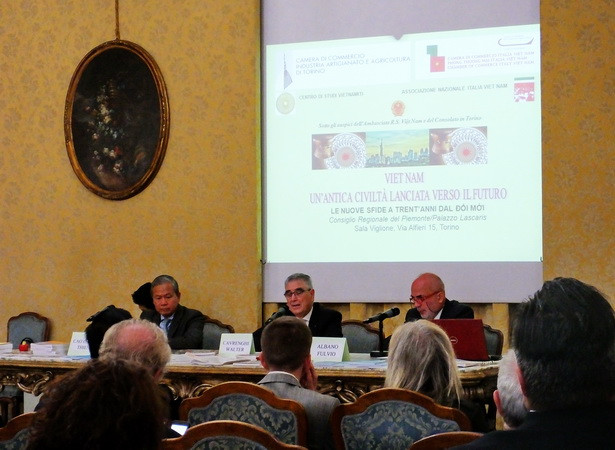 Hội thảo "Giới thiệu Việt Nam sau 30 năm đổi mới" tại Italy ảnh 1