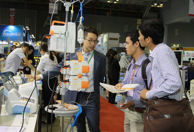 350 doanh nghiệp tham gia triển lãm Y tế quốc tế Việt Nam ảnh 1