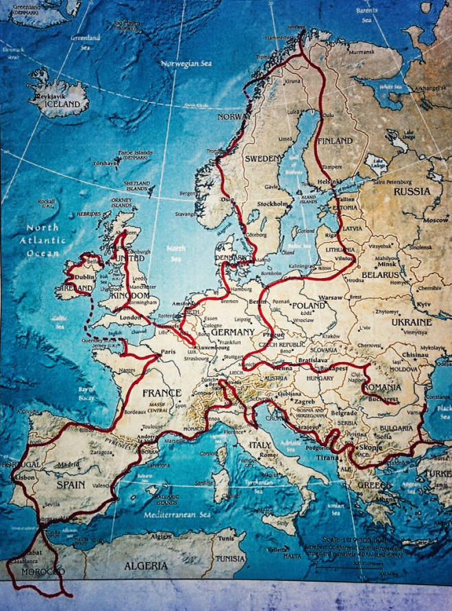 Bản đồ của chuyến hành trình, xuất phát từ Bucharest, Romania Nhà có 3 người và hành trình 28.000km vòng quanh châu Âu ảnh 11