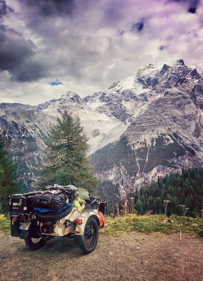 Đèo Stelvio, Italy Nhà có 3 người và hành trình 28.000km vòng quanh châu Âu ảnh 7