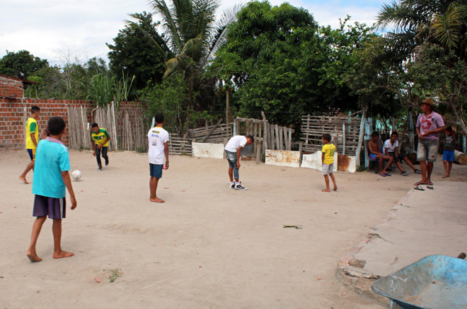 Cố sinh con gái dù đã có cả một đội bóng... 13 cậu con trai ảnh 6