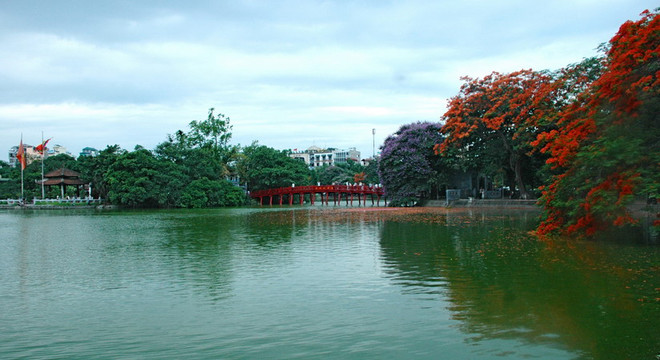 Thủ đô Hà Nội đêm có mưa rào và dông vài nơi, ngày nắng ảnh 1