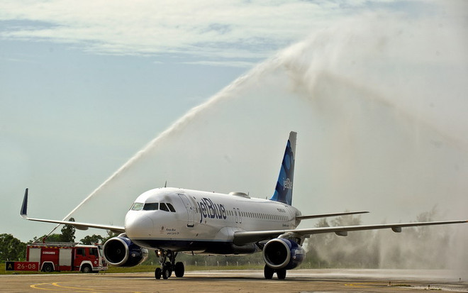 Máy bay thương mại Mỹ hạ cánh xuống Cuba sau nửa thế kỷ ảnh 1