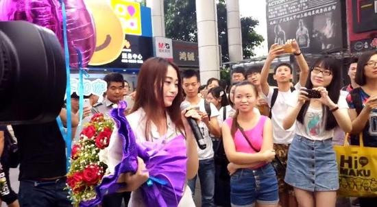 Màn tỏ tình lãng mạn với 999 quả bưởi và cái kết phũ phàng ảnh 7