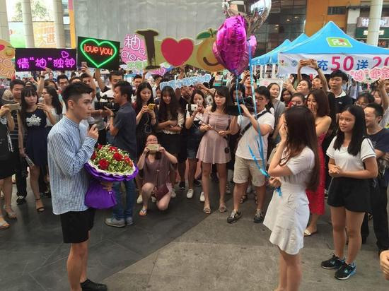 Màn tỏ tình lãng mạn với 999 quả bưởi và cái kết phũ phàng ảnh 4