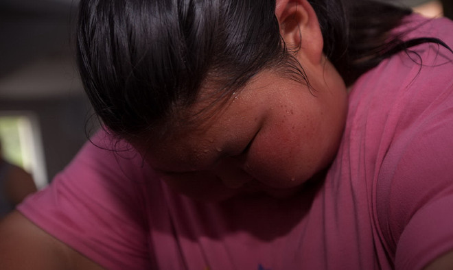 Cuộc sống vô cùng đáng thương của một cô bé mắc chứng béo phì ảnh 7