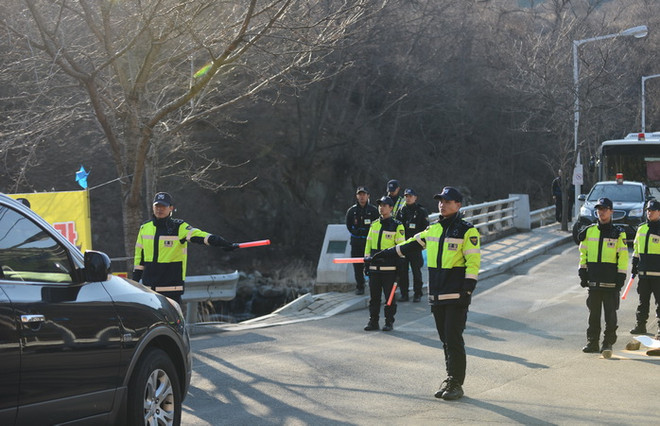8 trực thăng của Hàn Quốc chuyển thiết bị tới khu vực triển khai THAAD ảnh 1