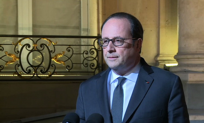 Tổng thống Pháp triệu tập cuộc họp quốc phòng sau vụ nổ súng ở Paris ảnh 1