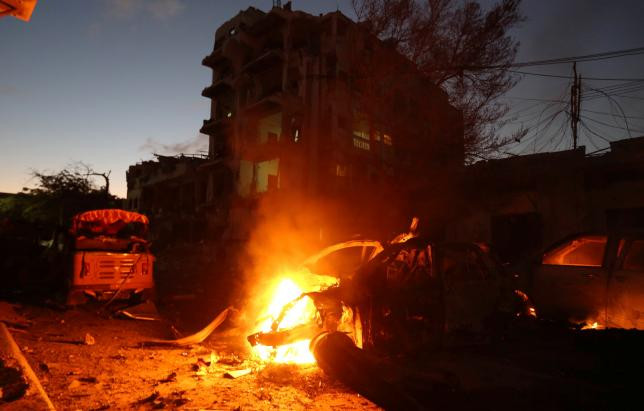 Đánh bom xe nhằm vào khách sạn ở Somalia, nhiều người thương vong ảnh 1