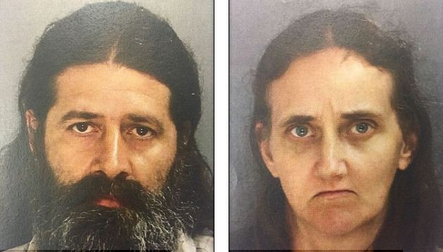 Cặp vợ chồng tặng con gái 14 tuổi cho ân nhân "yêu râu xanh" ảnh 1