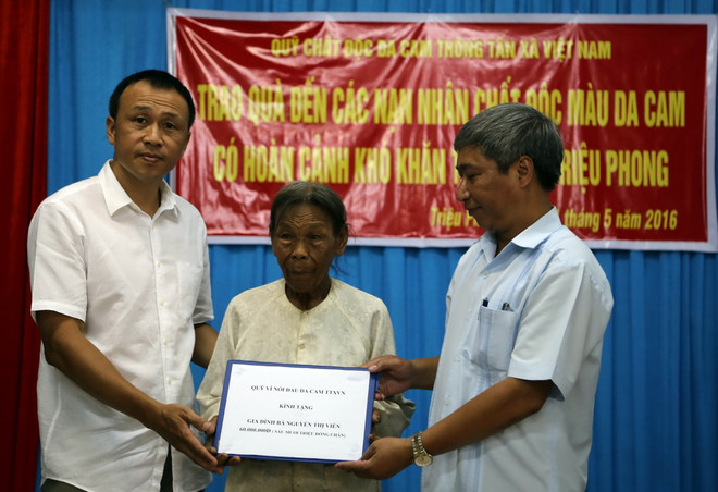 TTXVN tặng quà nạn nhân chất độc da cam tỉnh Quảng Trị ảnh 1