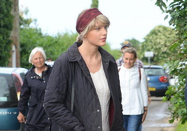 Taylor Swift nổi giận vì bị "ép" khỏa thân trong video nhạc ảnh 1