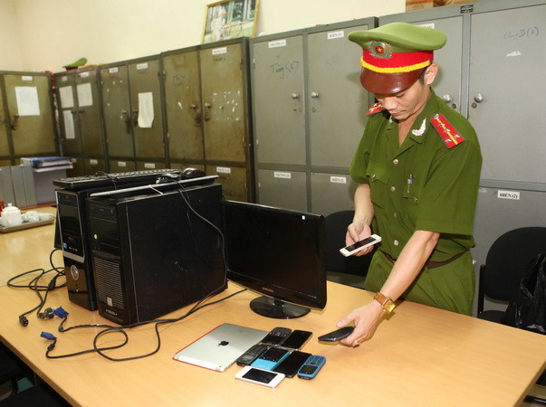 Triệt phá 2 đường dây cá độ bóng đá với tiền độ lên tới 7.600 tỷ đồng ảnh 1