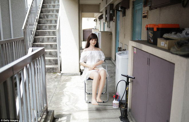 Chuyện tình 6 năm của người đàn ông Nhật Bản và cô búp bê tình dục ảnh 9