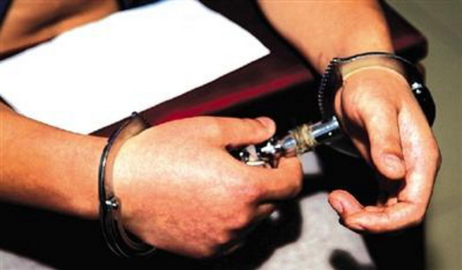 Cha và ông nội 3 lần tìm cách giết em bé vừa chào đời 15 ngày ảnh 1