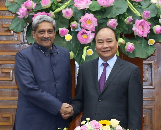 Thủ tướng Nguyễn Xuân Phúc tiếp Bộ trưởng Quốc phòng Ấn Độ ảnh 1