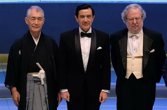 Chủ nhân Nobel Y học 2018: Sẽ cố gắng chữa trị nhiều bệnh nhân ung thư ảnh 1