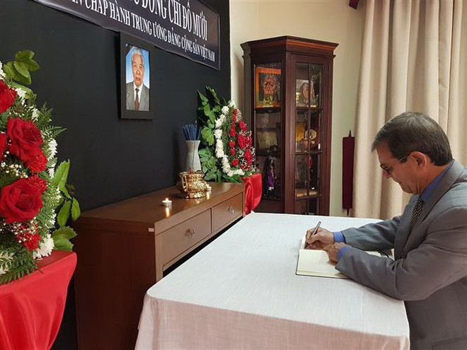 ĐSQ Việt Nam tại Chile tổ chức lễ viếng nguyên Tổng Bí thư Đỗ Mười ảnh 2