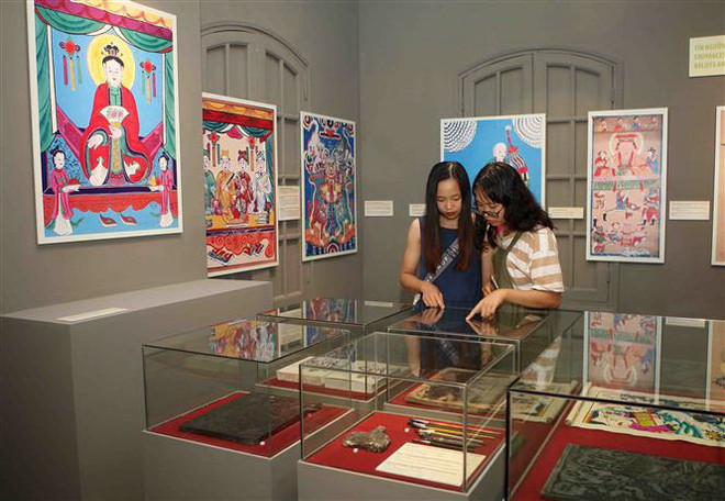 Cơ hội tìm hiểu về các dòng tranh dân gian Việt Nam tại Văn Miếu ảnh 1