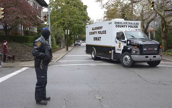 Mỹ: Thủ phạm vụ xả súng đẫm máu tại Pittsburgh bị cáo buộc 29 tội danh ảnh 1